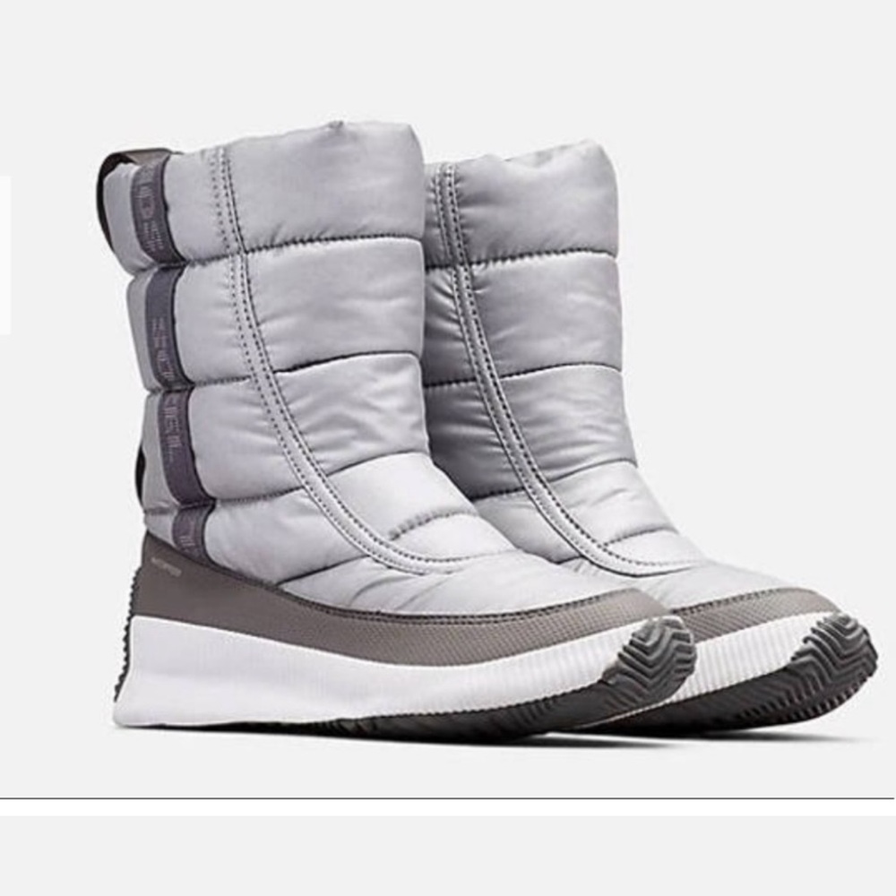 Sorel Out N About Puffy Mid Pure Silver Size 7